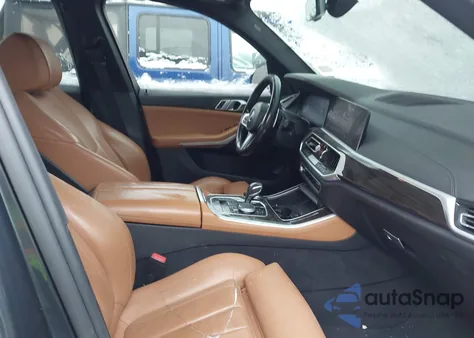 2021 BMW X5 Sdrive40I z USA, uszkodzony, nr VIN 5UXCR4C02M9F88234